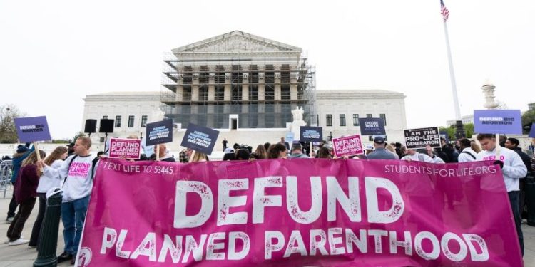 Appeals court hears Medicaid fraud case that could cost Planned Parenthood $1.8 billion