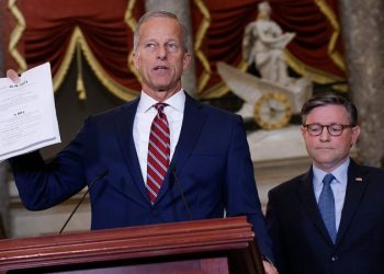 Mike Johnson shoots down Obamacare vote guarantee after Thune floats compromise in Senate
